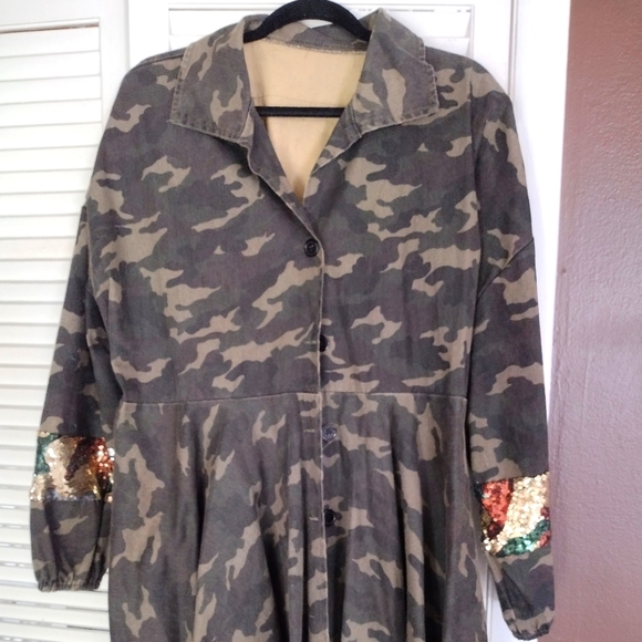 Camouflage & Sequins Jacket. - Picture 3 of 7